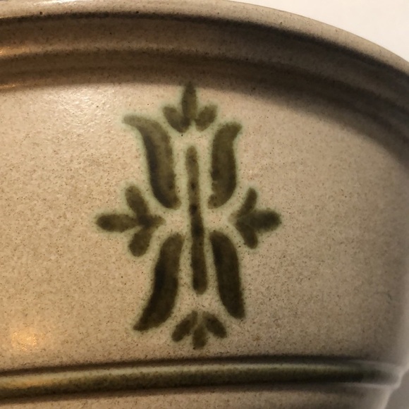 Haeger vintage pottery mixing bowl #8231 made in the USA with 2 green designs - Picture 7 of 9